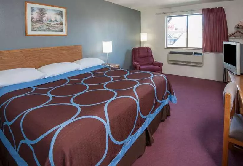 Мотель Super 8 By Wyndham Salmon Arm