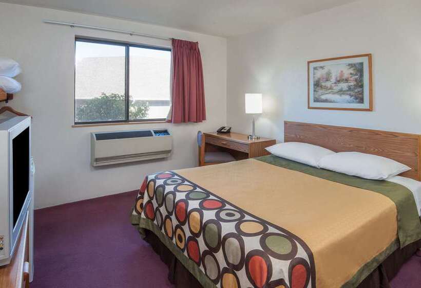 Мотель Super 8 By Wyndham Salmon Arm