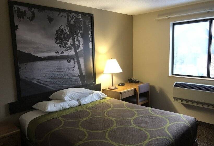 Мотель Super 8 By Wyndham Salmon Arm