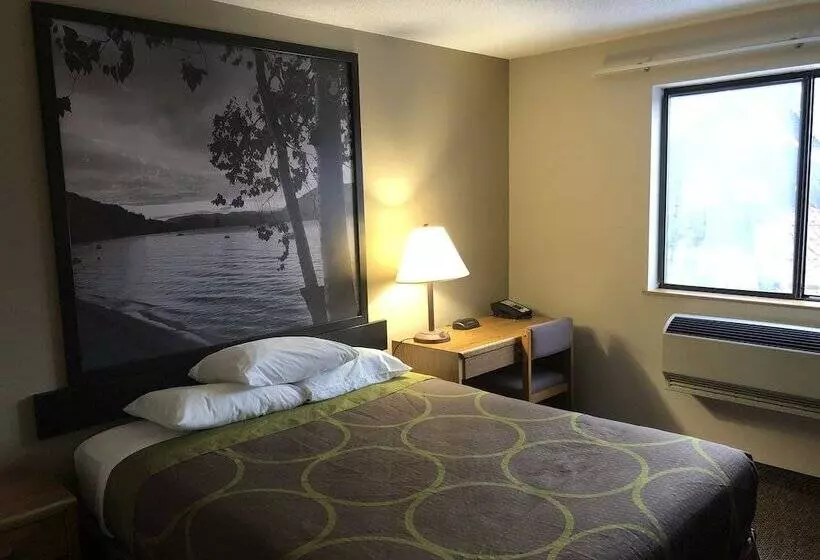 Мотель Super 8 By Wyndham Salmon Arm