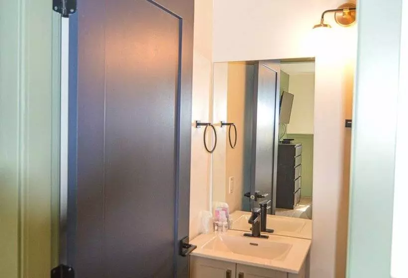 Shoreline Resort Condominiums