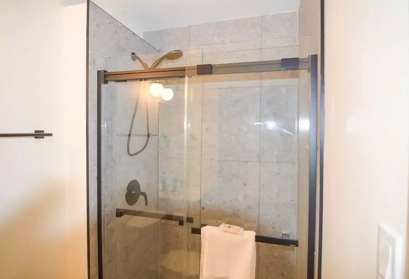 Shoreline Resort Condominiums