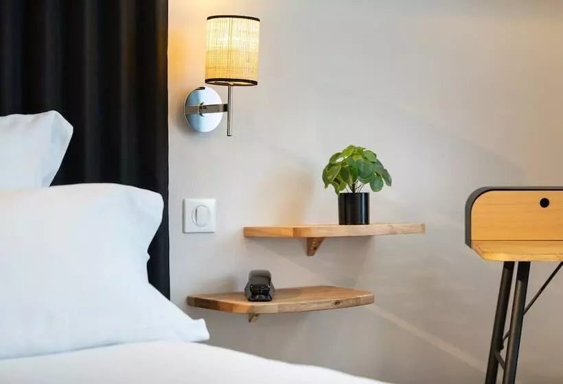 Отель Hôtel Chromatics & Restaurant Hill Club By Happyculture