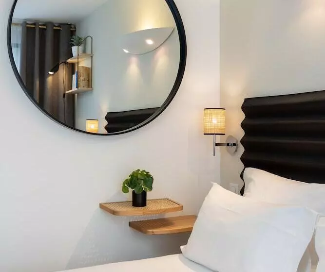 Отель Hôtel Chromatics & Restaurant Hill Club By Happyculture