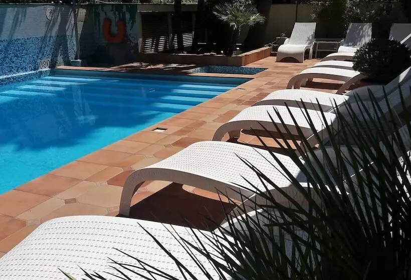 בית מלון כפרי Amarante Cannes