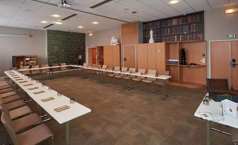 فندق Best Western Plus Paris Saclay