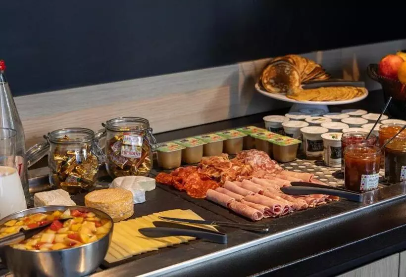 ホテル Campanile Caen Centre  Gare