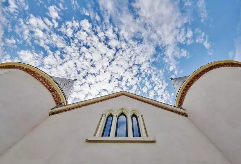 Отель Chateau Saintjean, Relais & Chateaux