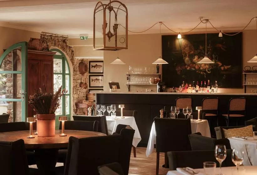 Отель Demeure Castel Brando Hôtel & Spa