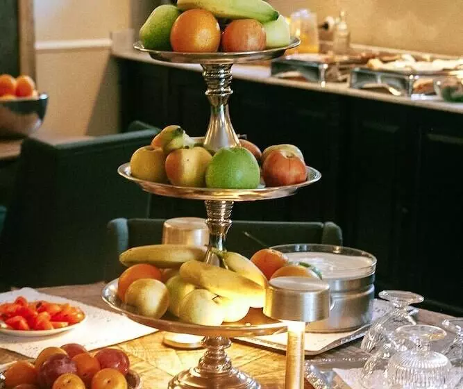 Отель Demeure Castel Brando Hôtel & Spa