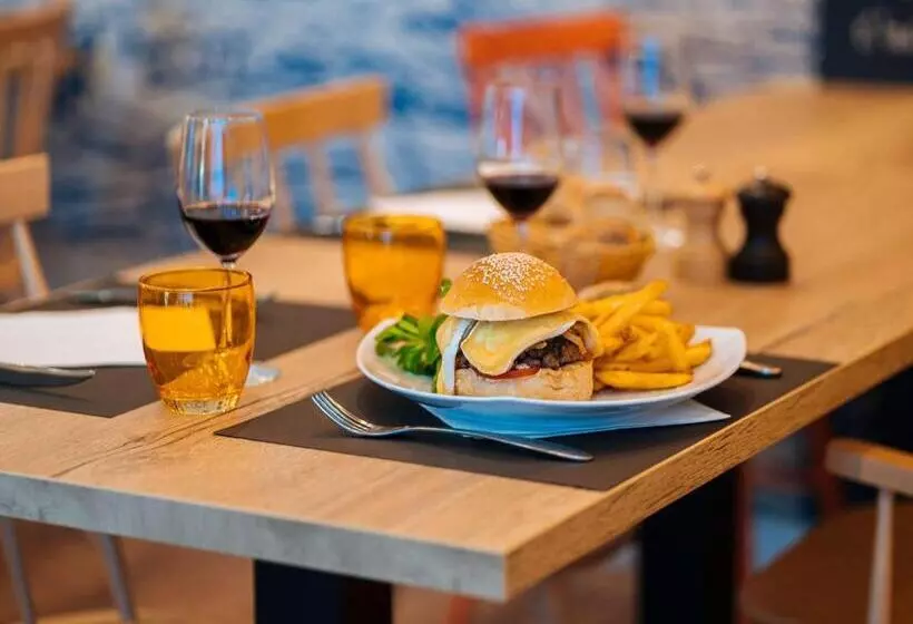 Отель Ibis Styles Ancenis Centre