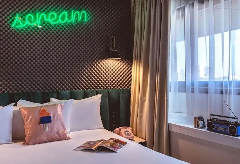 ホテル Moxy Paris La Villette