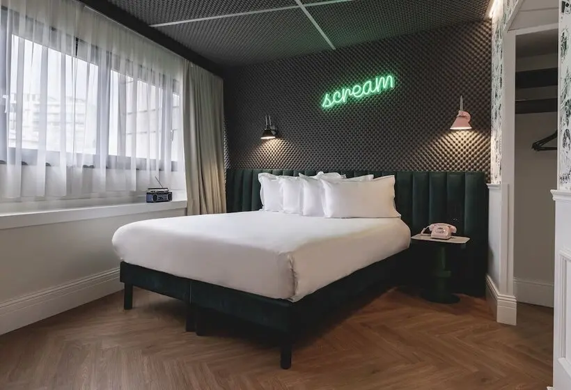 ホテル Moxy Paris La Villette