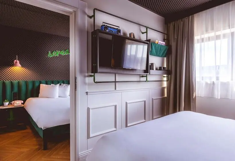 ホテル Moxy Paris La Villette