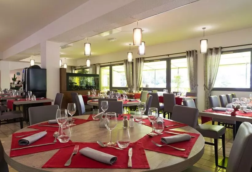 Отель The Originals Romans Sur Isère Le Clos Des Tanneurs