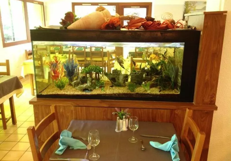 Отель The Originals Romans Sur Isère Le Clos Des Tanneurs