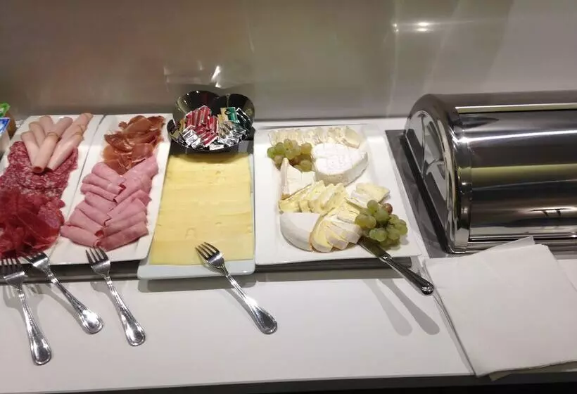 Отель Best Western Plus Le Moderne