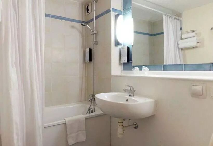 Отель Campanile Besançon Ouest Châteaufarine