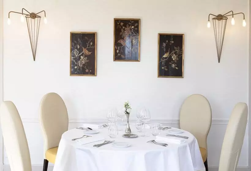 Отель Hôtel Restaurant De La Poste & Du Lion D Or