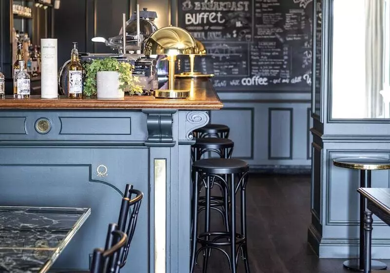 هتل Ermitage De Corton Teritoria