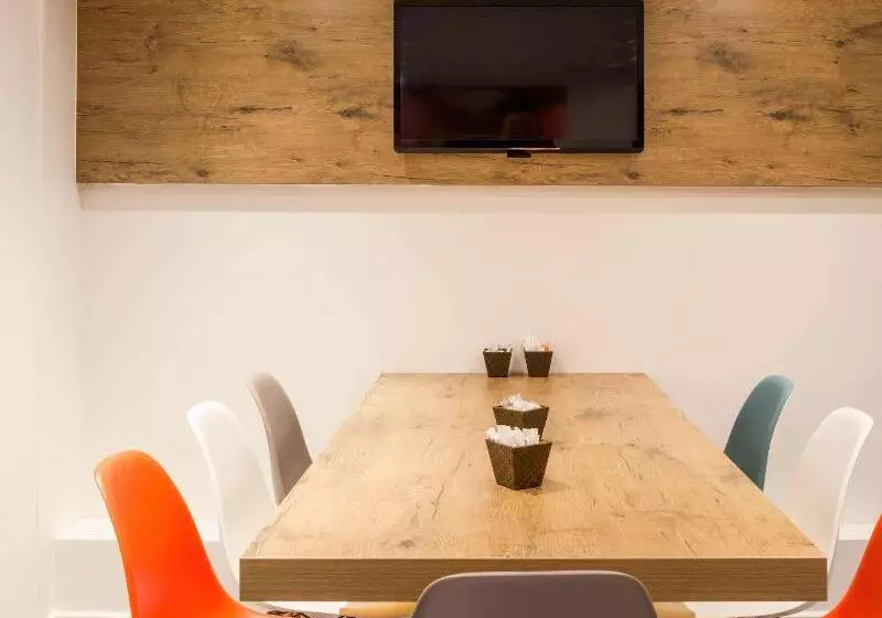 هتل Ibis Paris Pèrelachaise