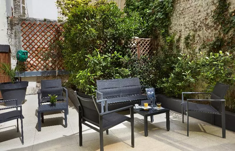 ホテル Logis Hôtel Jardin De Villiers