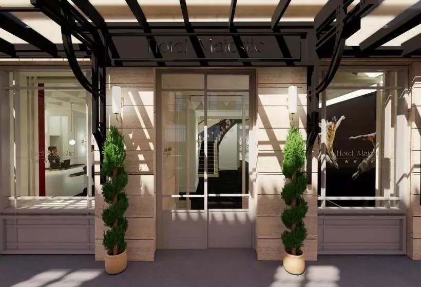 בית מלון כפרי Majestic