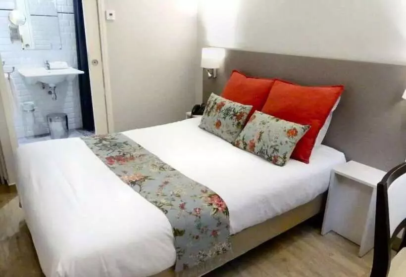 Отель De La Plage