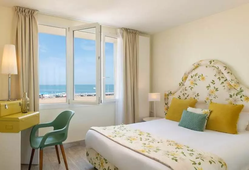 Отель De La Plage