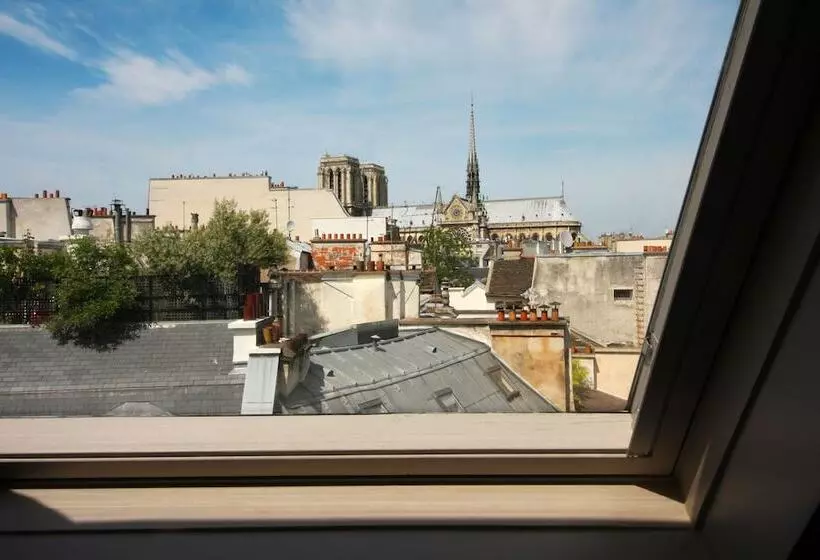 ホテル De Notre Dame