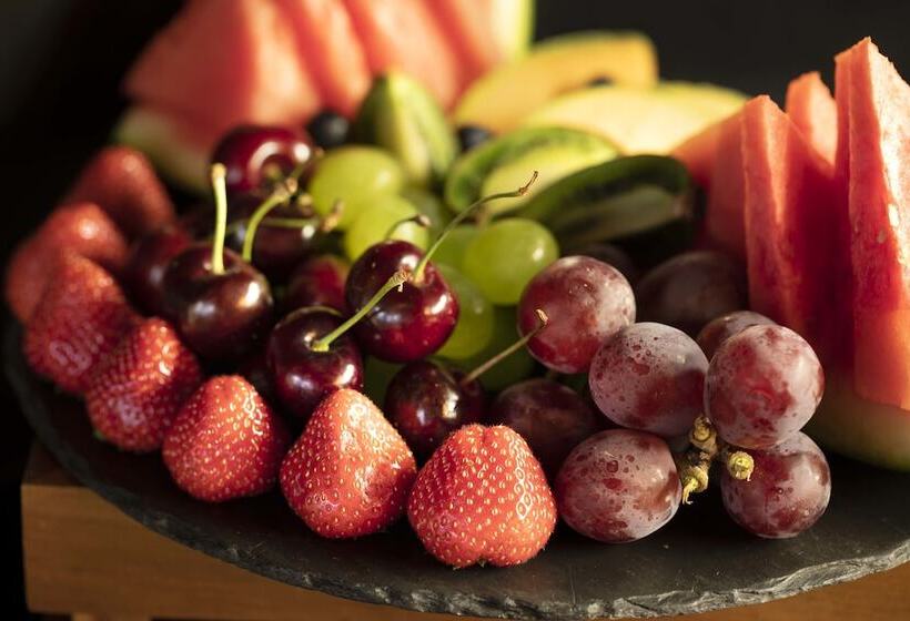 Отель Maxim Folies