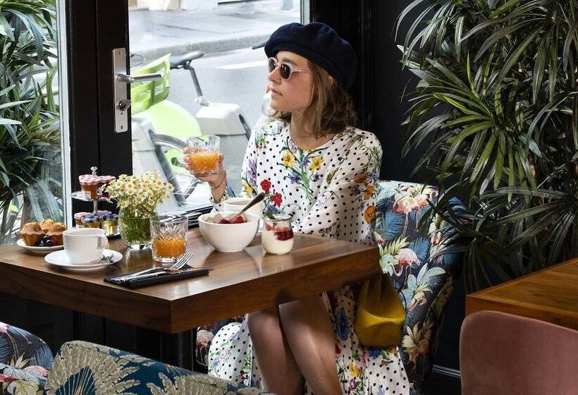 Отель Maxim Folies