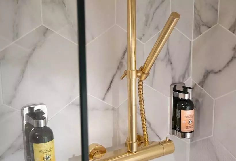 Отель Maxim Folies