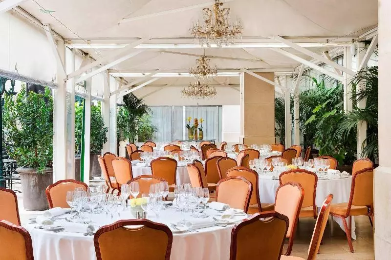 Hotel Paris Marriott Champs Elysees