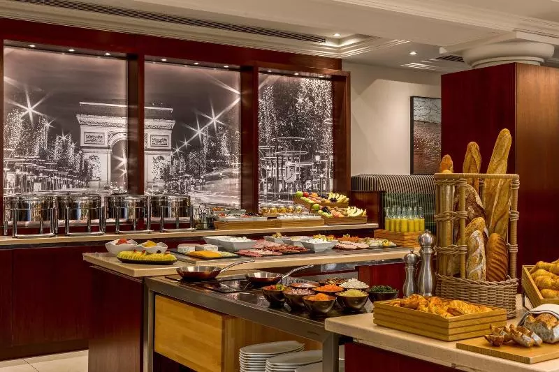 Hotel Paris Marriott Champs Elysees