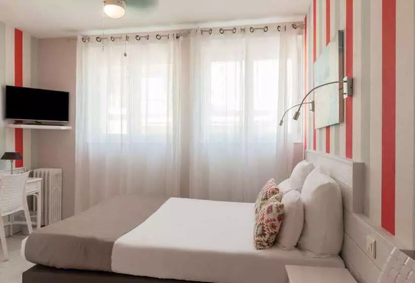 Hotel Hôtel The Originals Miramar, Royan Pontaillac