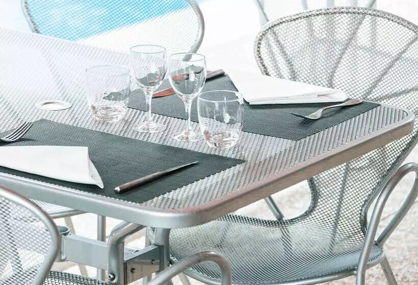 Novotel Mâcon Nord Autoroute Du Soleil