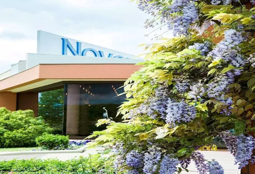 Novotel Mâcon Nord Autoroute Du Soleil
