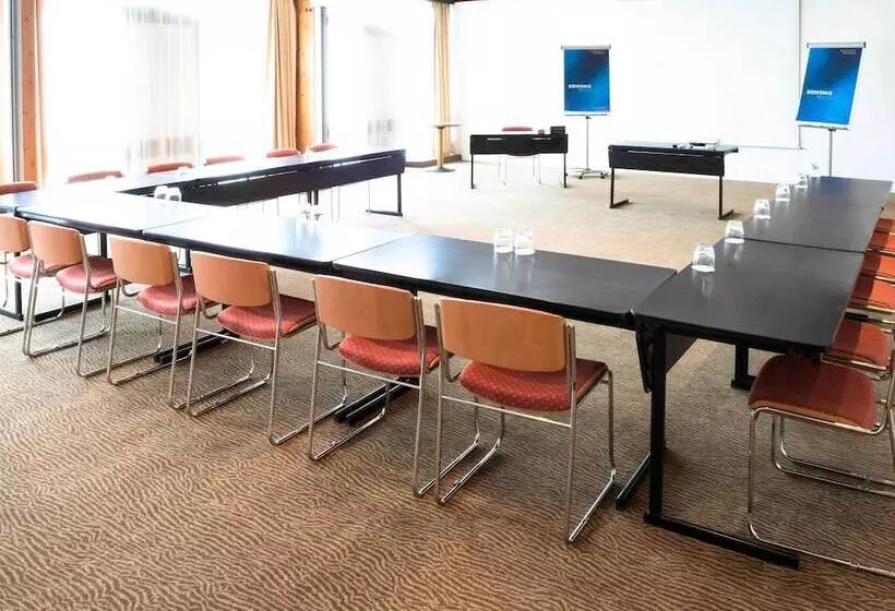 Novotel Mâcon Nord Autoroute Du Soleil