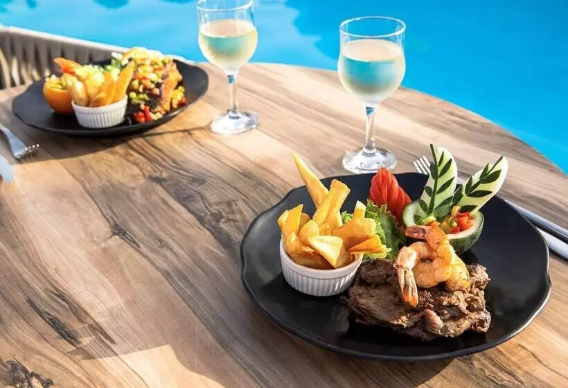 Hotel Kombo Beach Resort