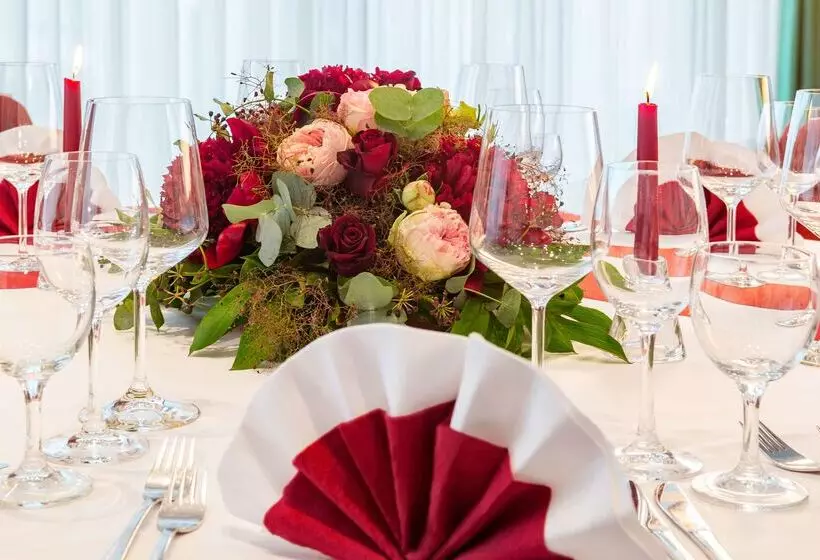 Отель NH Oberhausen