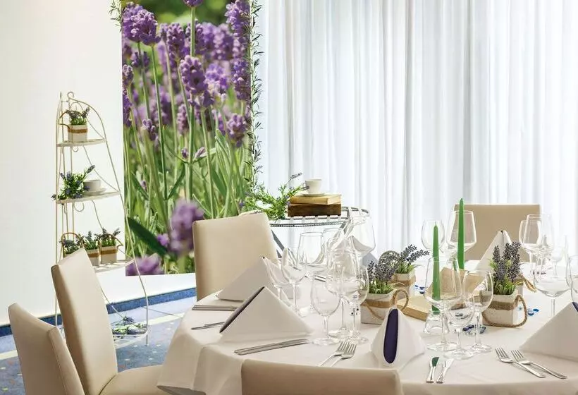 Отель NH Oberhausen