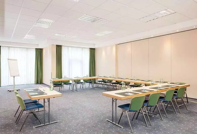 Отель NH Oberhausen