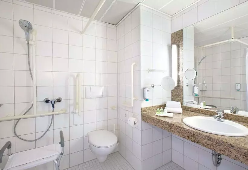 Отель NH Oberhausen