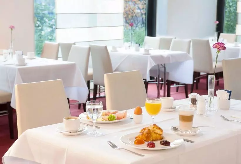 Отель NH Oberhausen