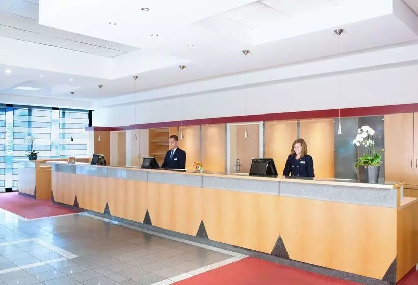 Отель NH Oberhausen