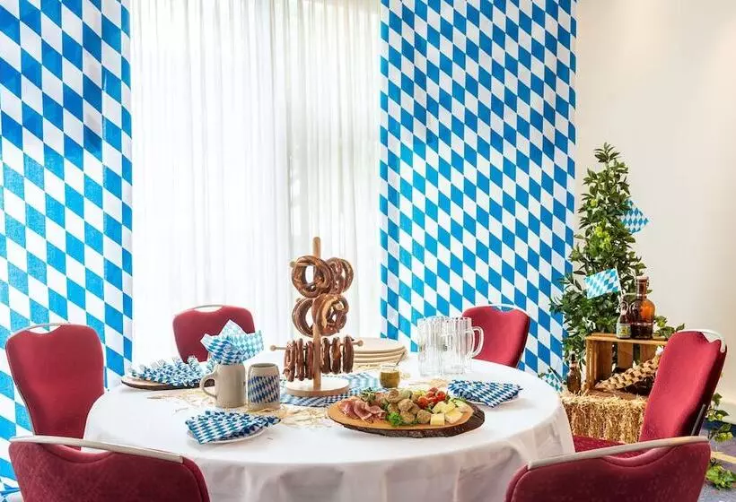 Отель NH Oberhausen