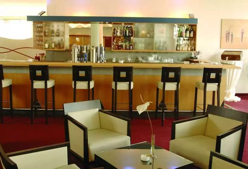 Отель NH Oberhausen