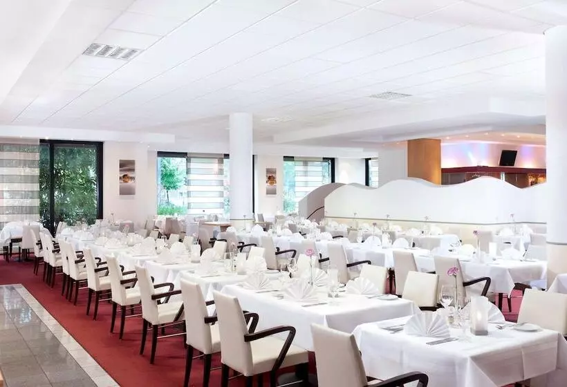 Отель NH Oberhausen