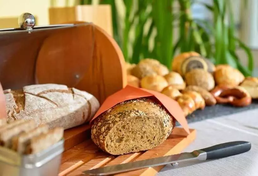 Отель Haus Kronenthal